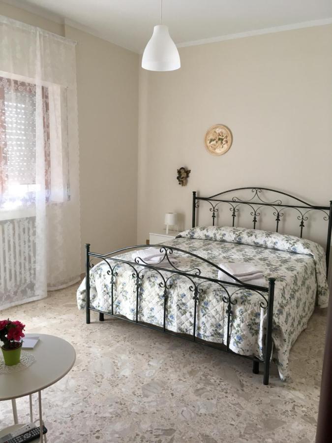 B&B Al Campanile Taranto Kültér fotó